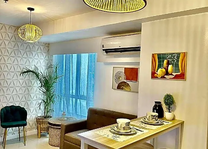 Two Bedroom Loft Bgc By Christine Ph Hotel 3*