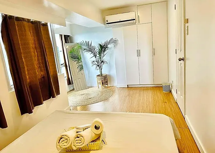 Two Bedroom Loft Bgc By Christine Ph Hotel 3*